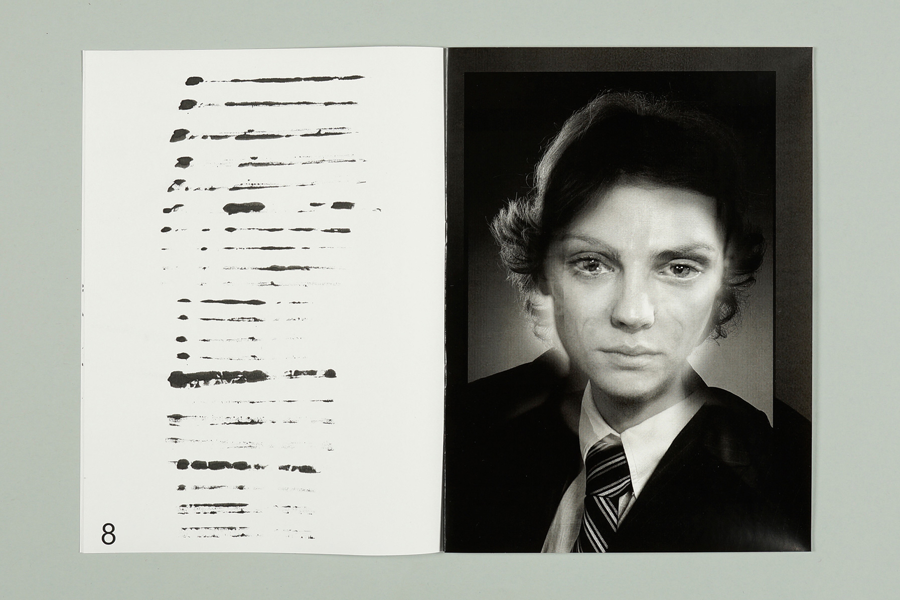 Arbeitskuppel Kunstprojekt - sw Portrait einer fiktiven Fabrikarbeiterin