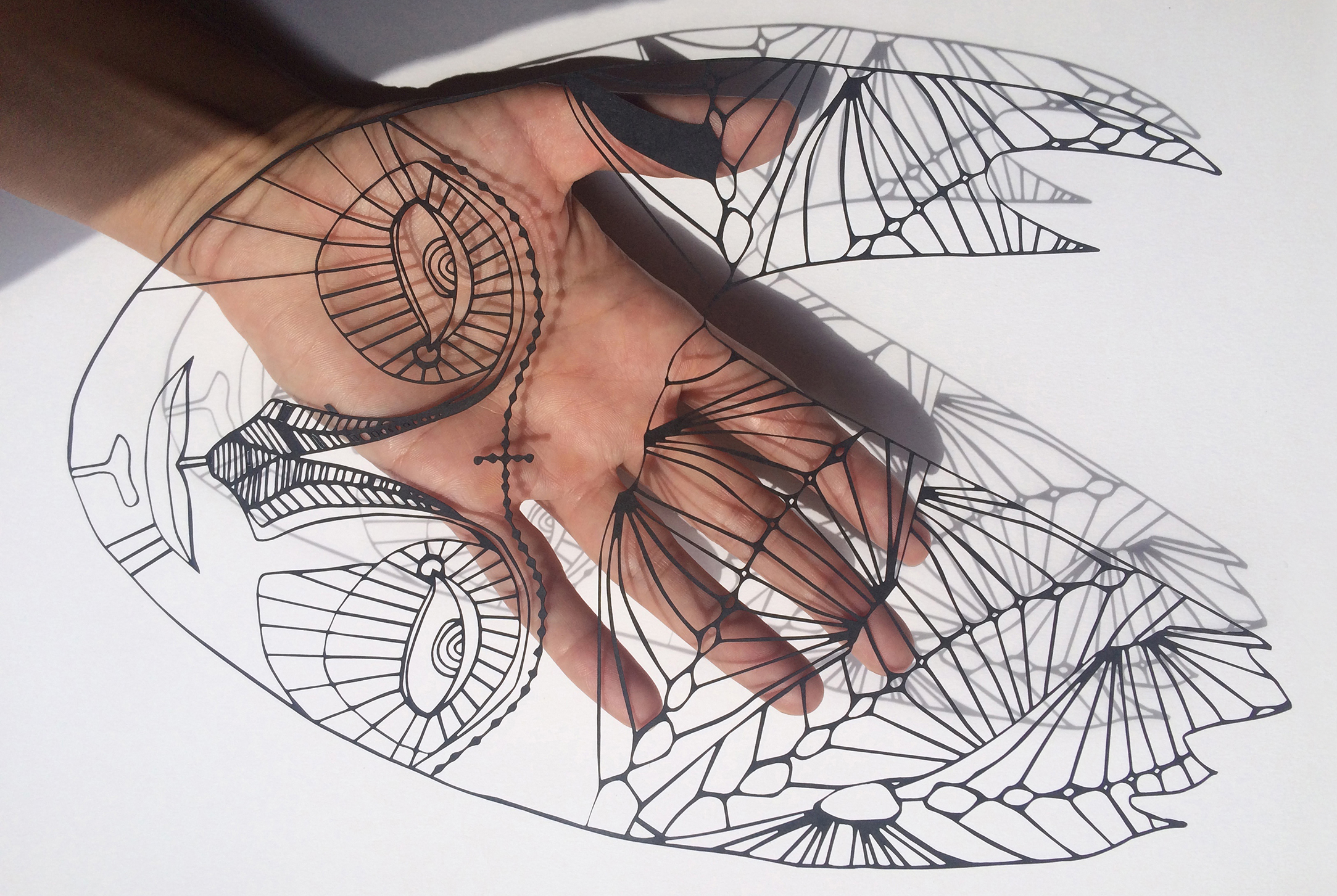 Delicate Lasercut Artwork - Scissorcut Portrait with real hand