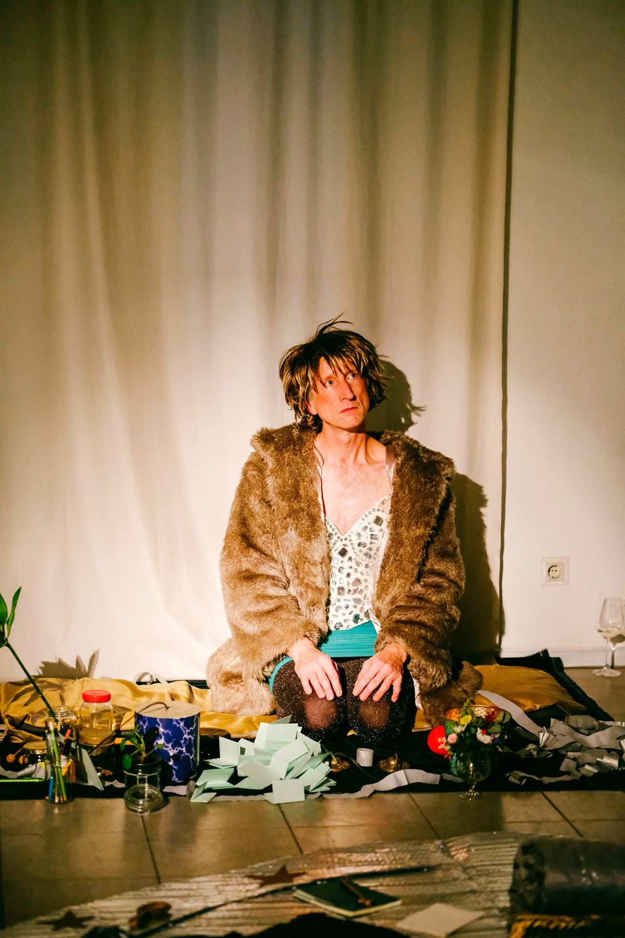 Money Machines Performance und Sleep Installation im Mayer Pavilion 2023