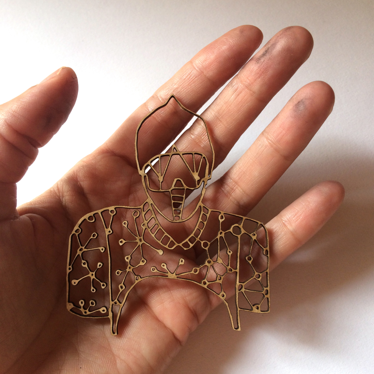 Lasercut-Papierskulptur handtellergroß